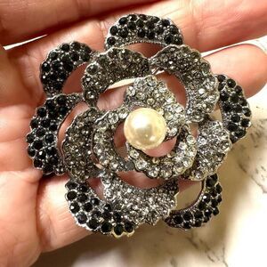 Silver tone faux pearl black rhinestone flower brooch